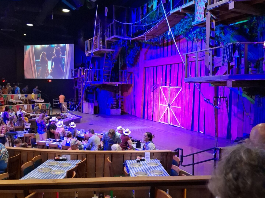 Hatfield & McCoy Dinner Show-皮金福奇必去景点