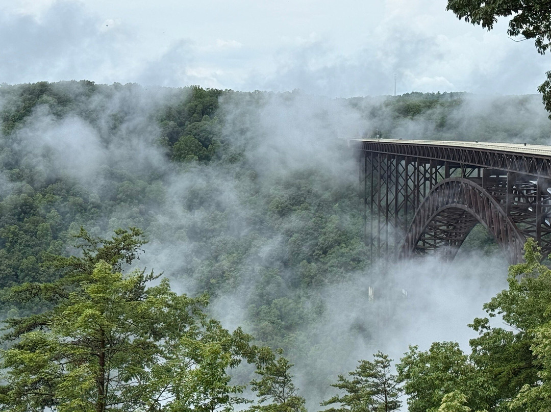 Canyon Rim Visitor Center-Lansing必去景点