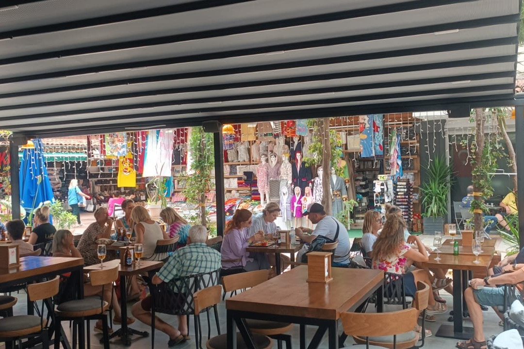 Junka Cafe Restaurant