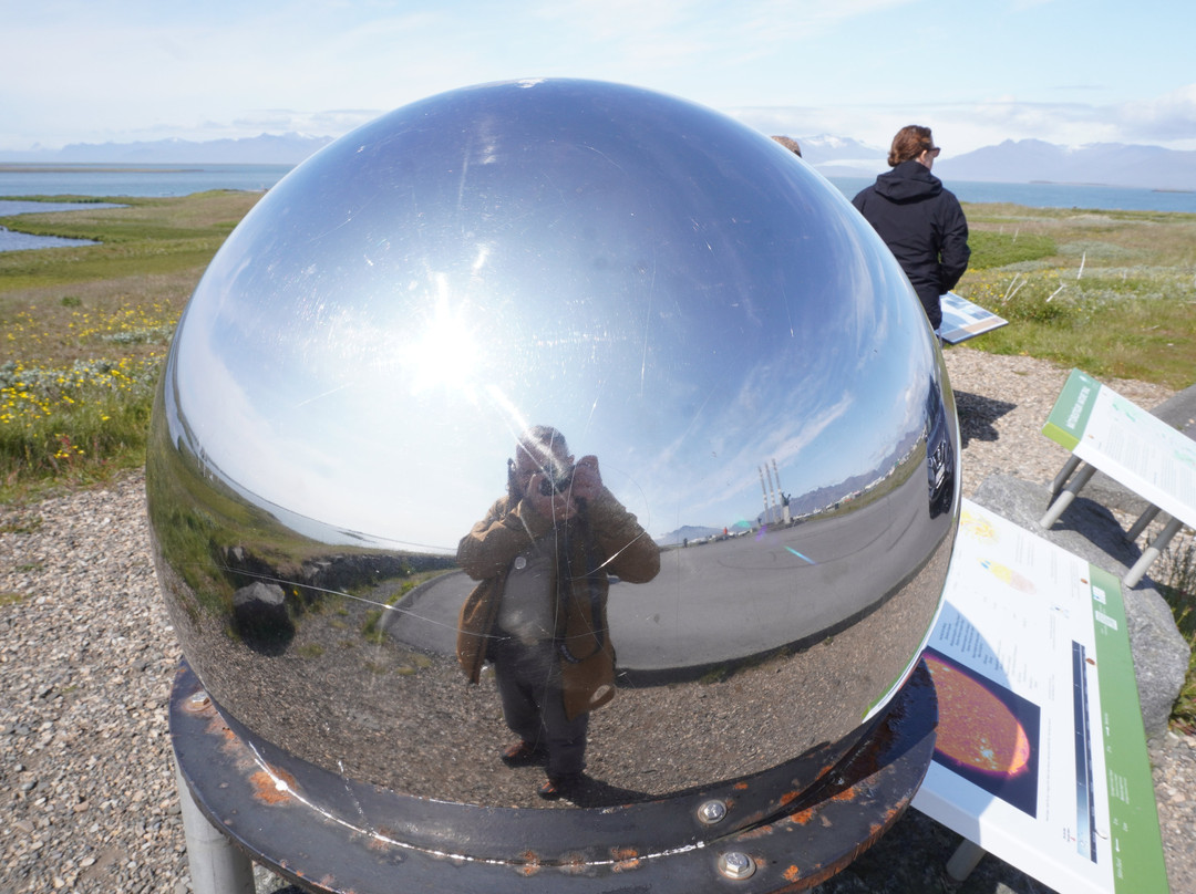 Höfn Universe Sculpture-赫本必去景点