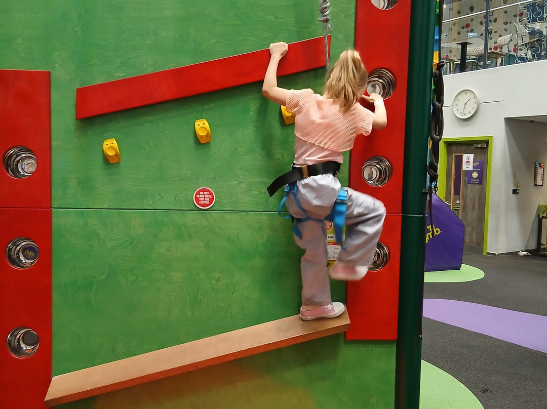 Summit Up Climbing-奥尔德姆必去景点