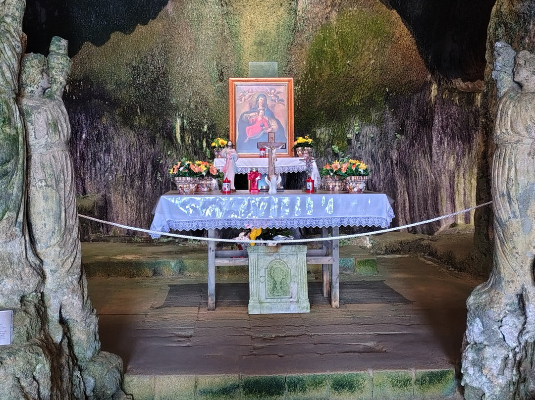 Spiaggia Libera Chiesa di Piedigrotta-皮佐必去景点