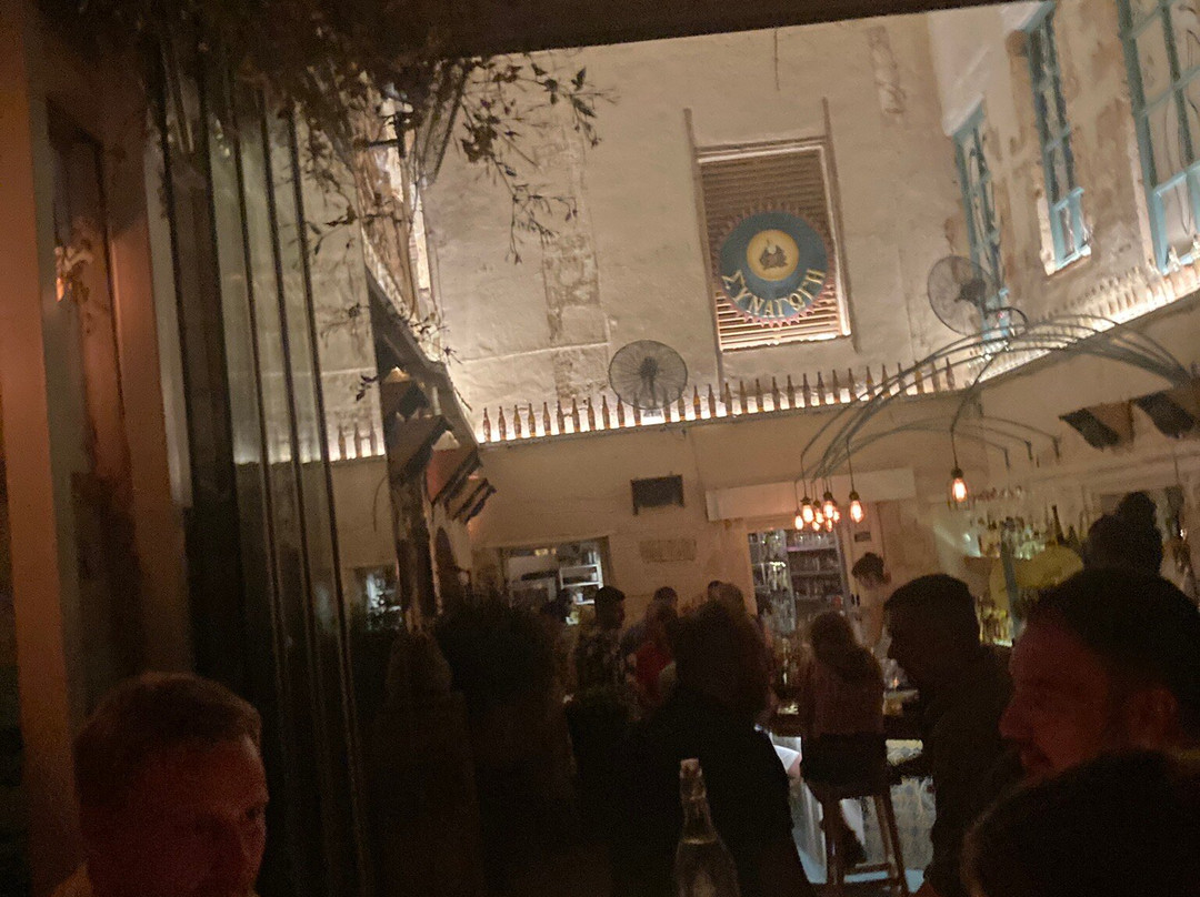 Sinagogi open air bar-干尼亚必去景点