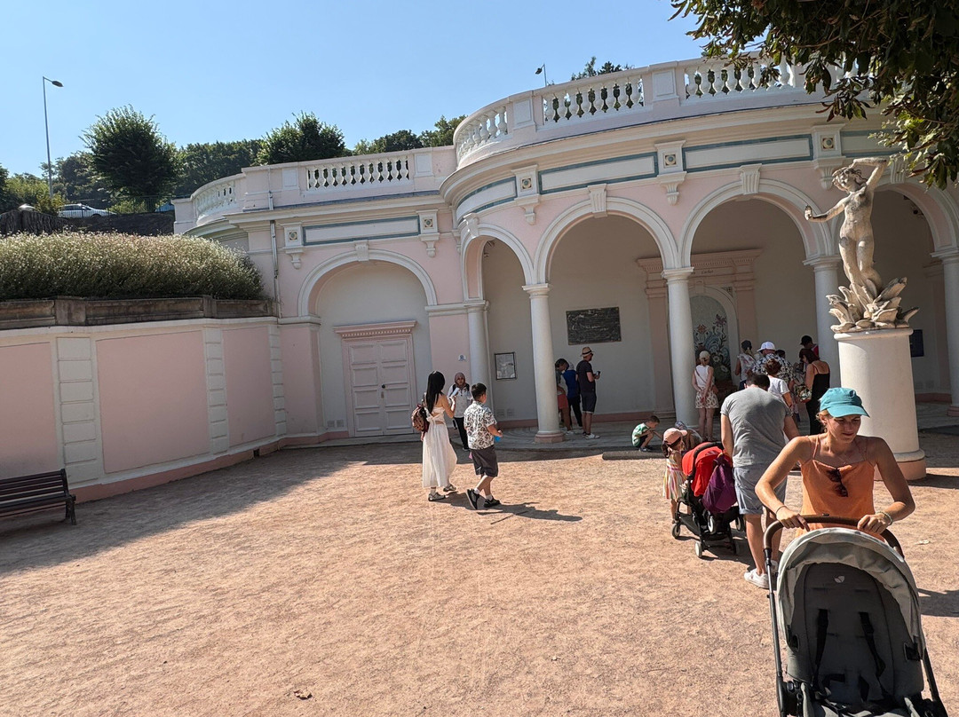 卡沙之泉-依云必去景点