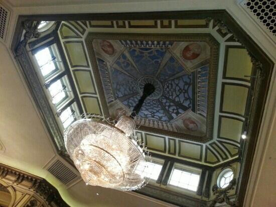 罗马瑞吉红塔大酒店主图