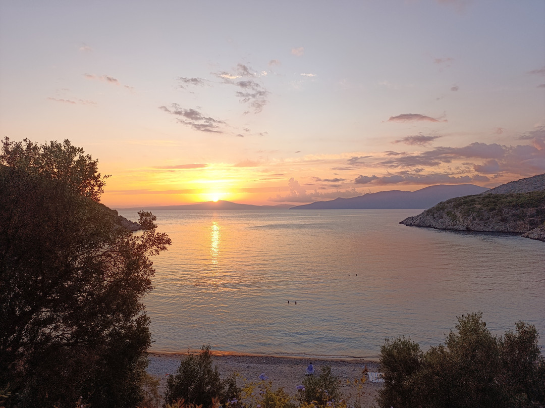 Delfinia Beach-Kardamyli必去景点