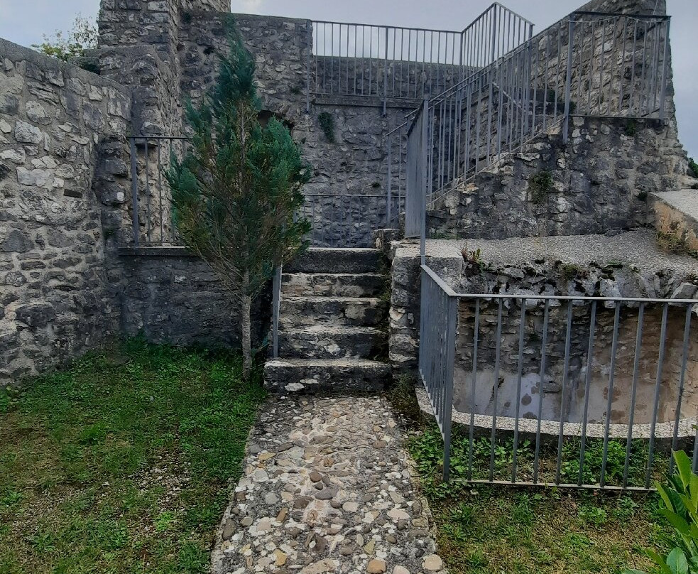 Castello Monumentale-Barrea必去景点