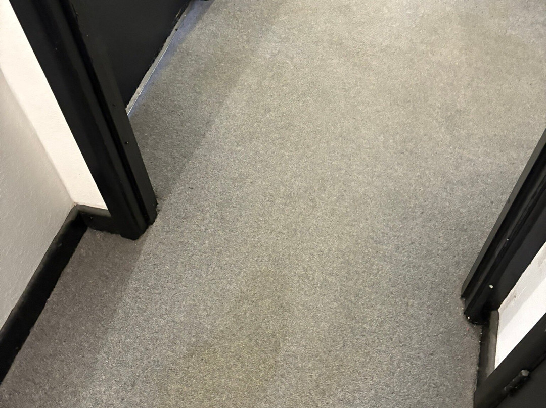 The New Inn and Old House主图