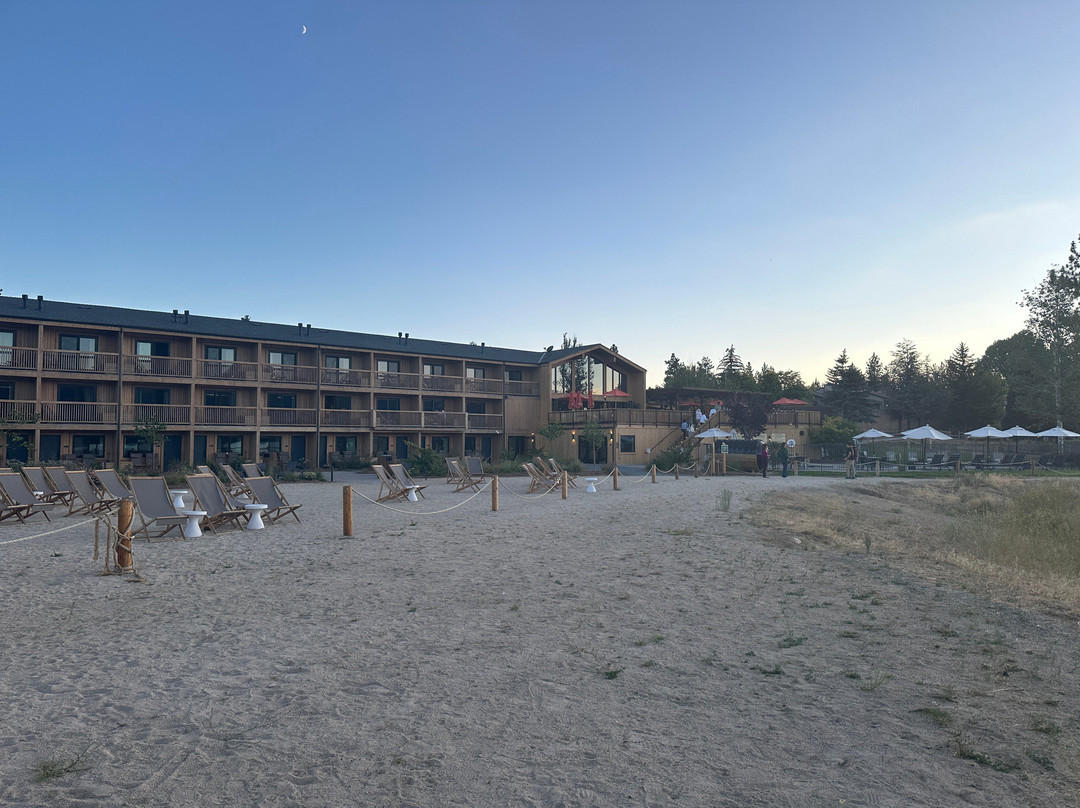 马里纳度假村主图