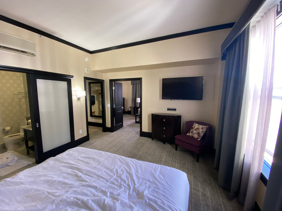 沙特克广场酒店主图