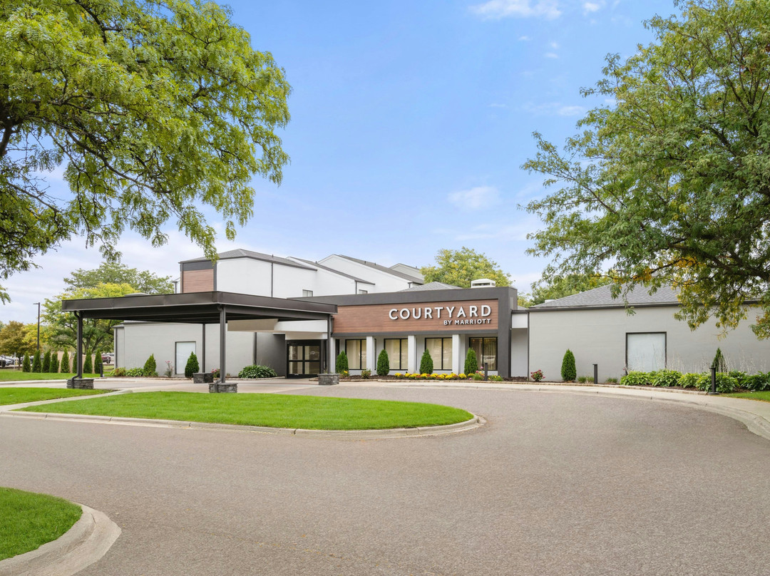 Courtyard by Marriott Detroit Metro Airport Romulus