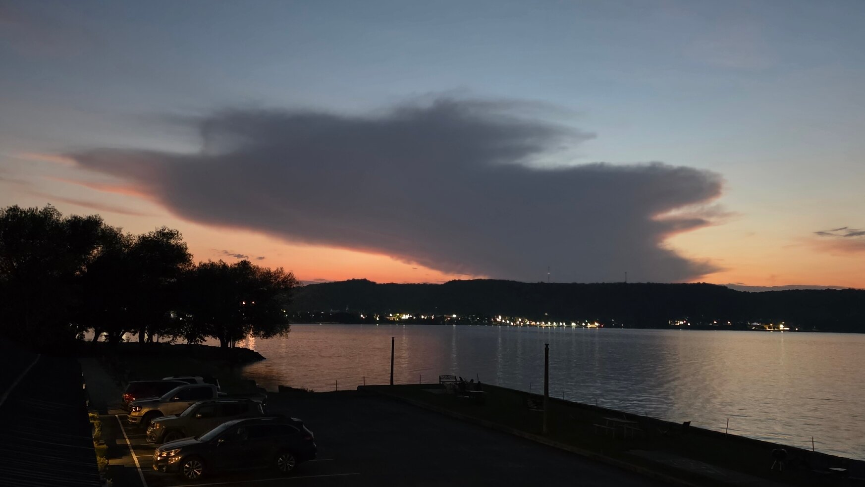 日落湾汽车旅馆-官方