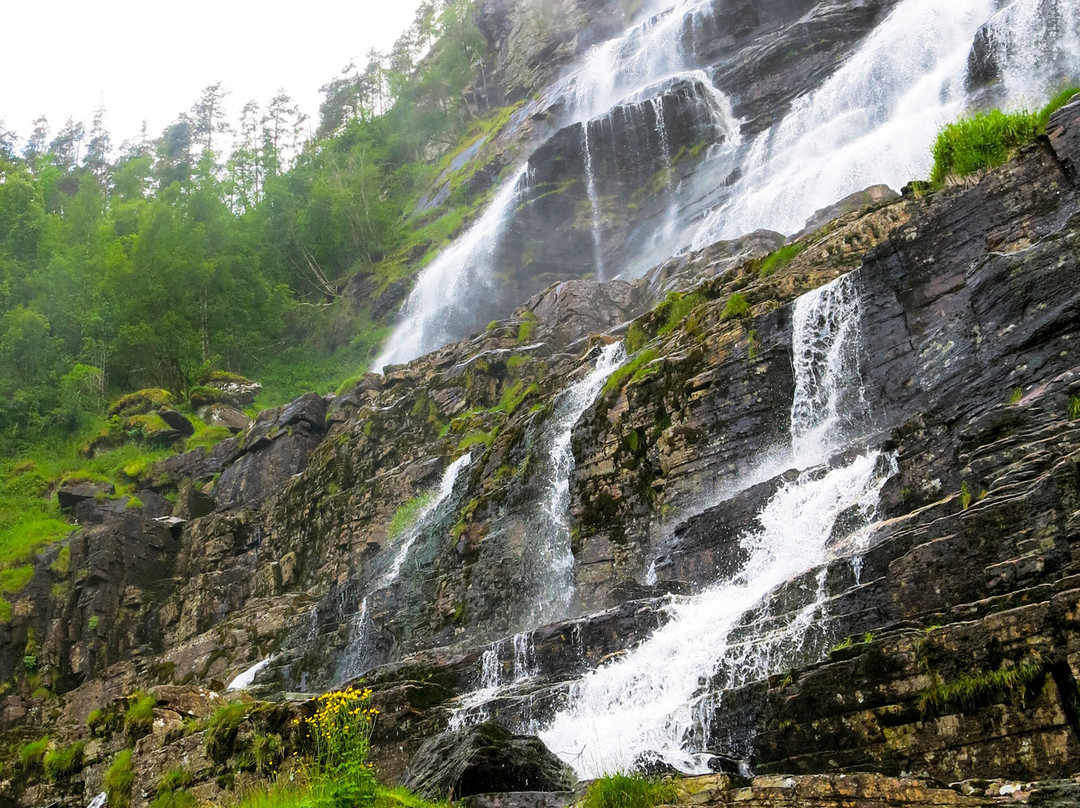 Tvindefossen-沃斯市必去景点