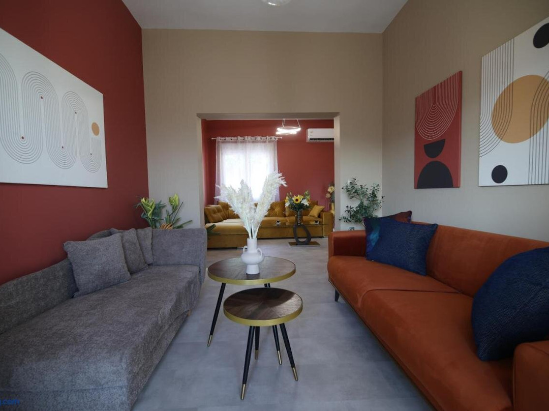 E121 Luxury Suites