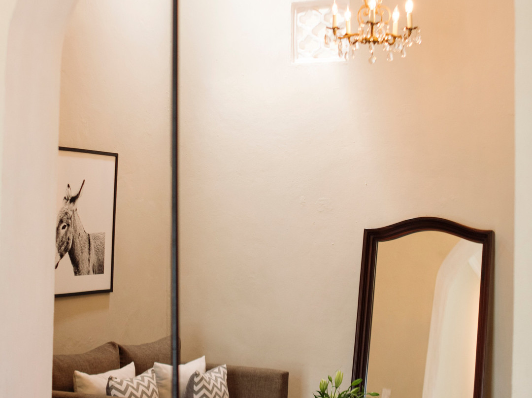 The Diplomat Boutique Hotel主图