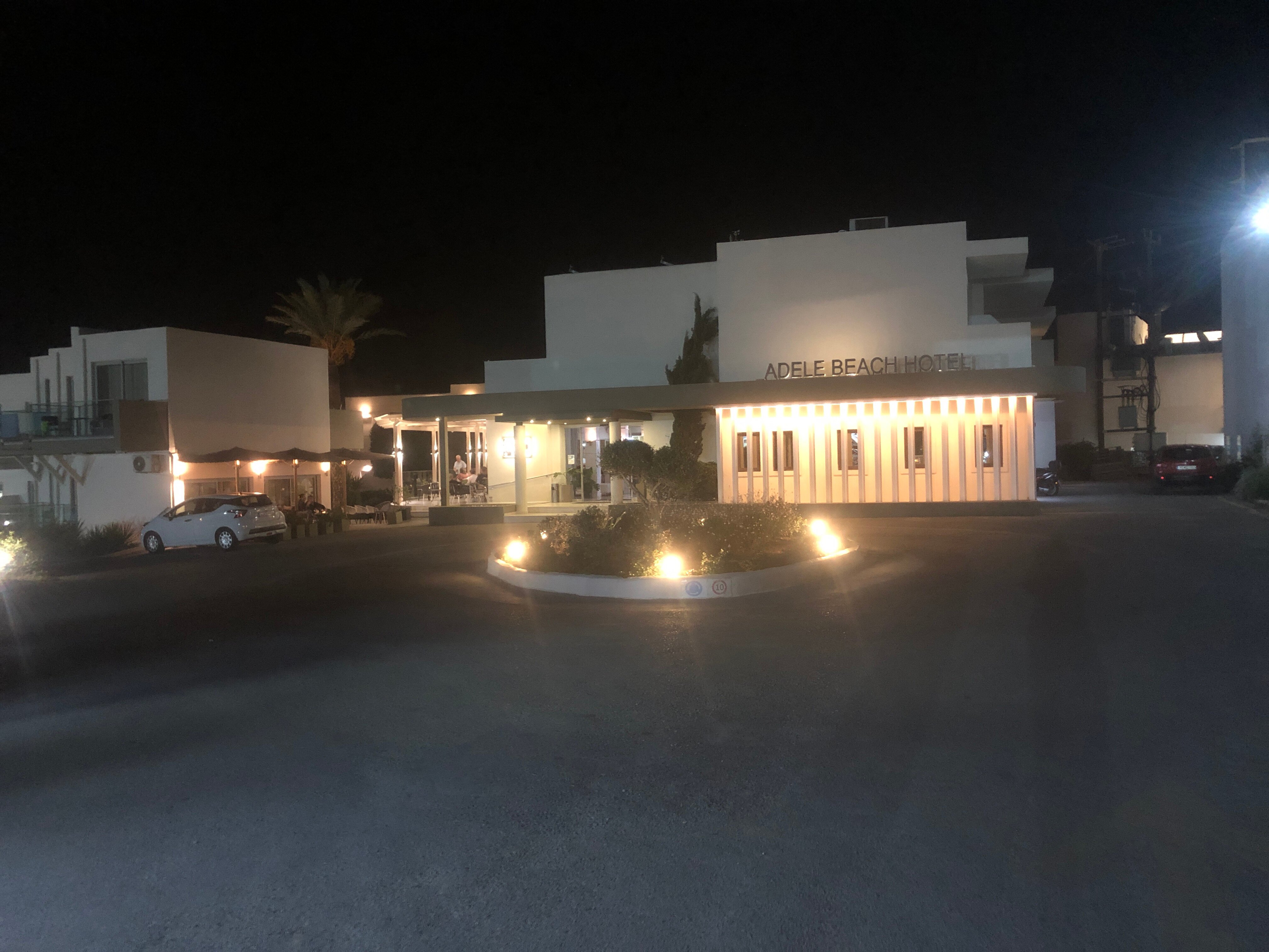 Adele Beach Hotel-官方