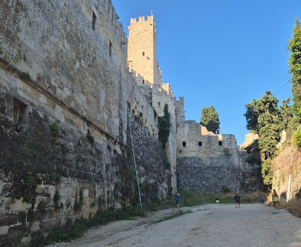 The Medieval Moat-罗德城必去景点