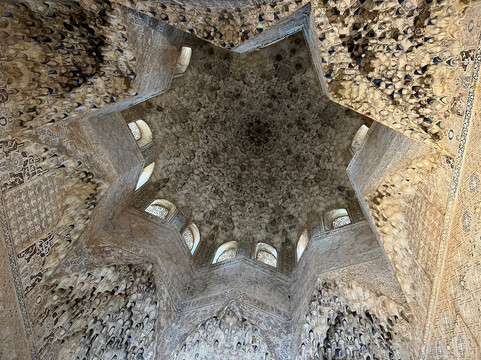 Nazarí Tours Granada-格拉纳达必去景点