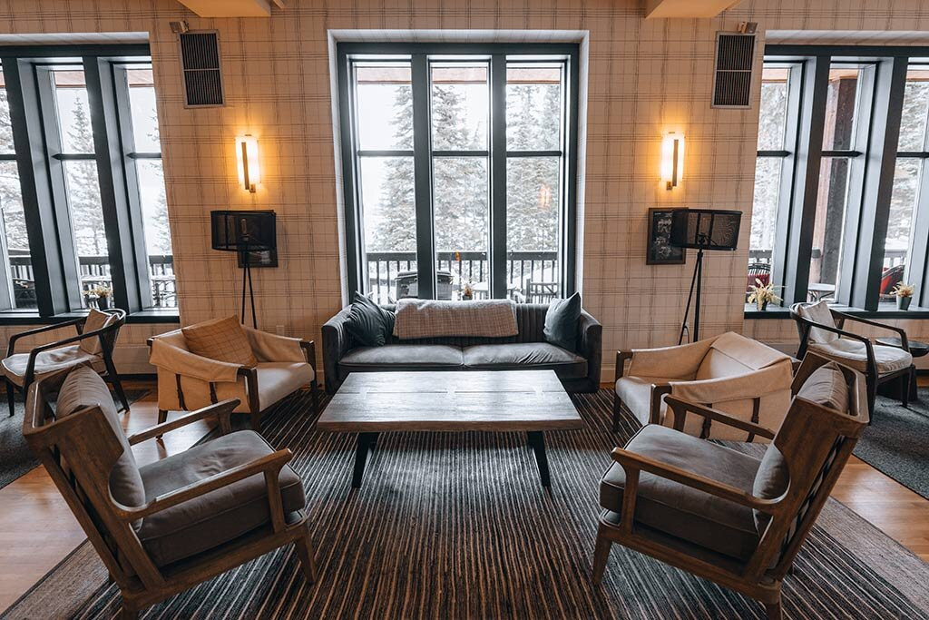 Kicking Horse Lounge