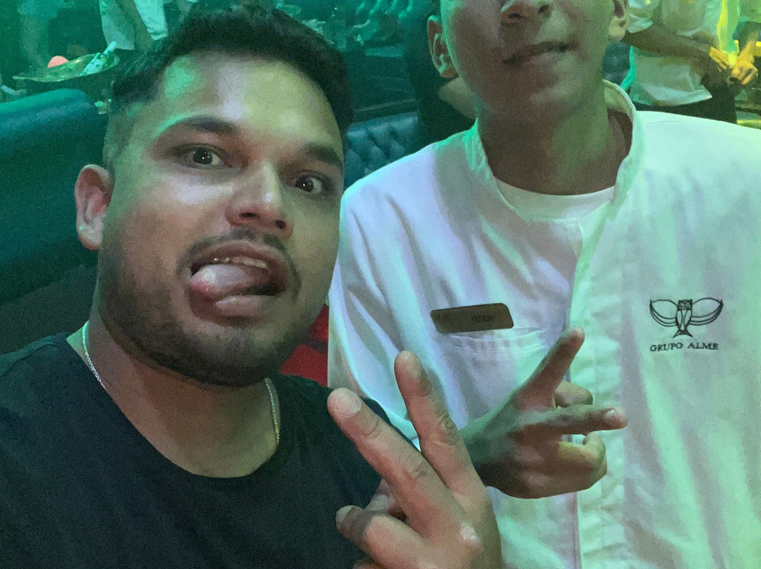 Strana-瓦拉塔港必去景点