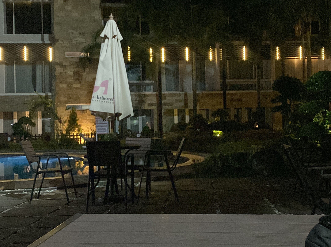 瑞雅婆罗洲马辰酒店主图