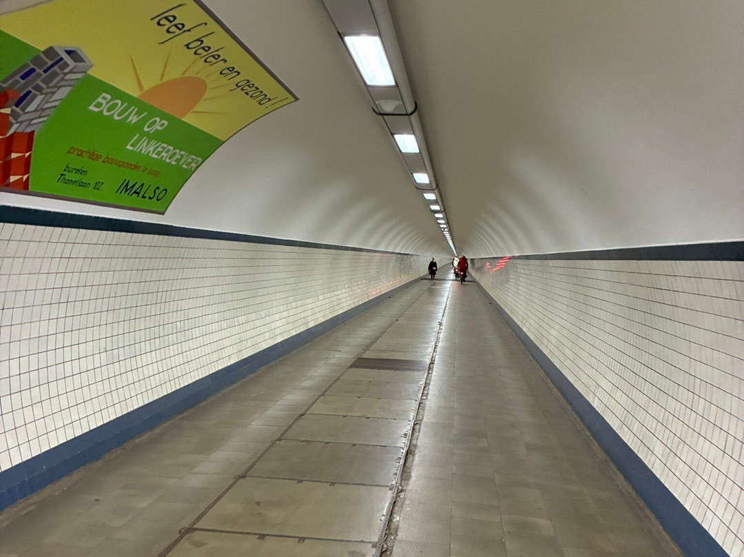 St. Anna's Tunnel / Pedestrians' Tunnel-安特卫普必去景点