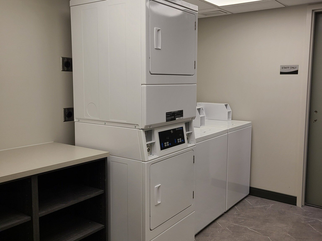 Hamburg Inn & Suites主图