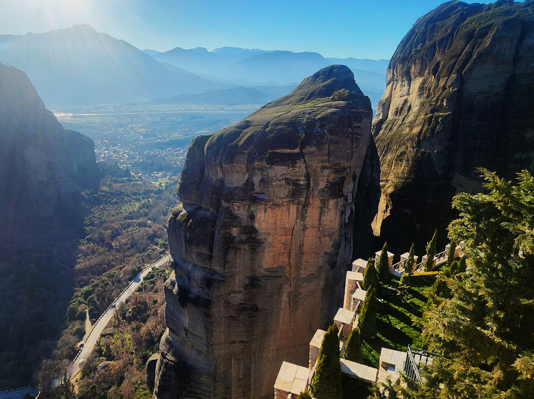 Meteora Thrones - Travel & Tourism Center-卡兰巴卡必去景点