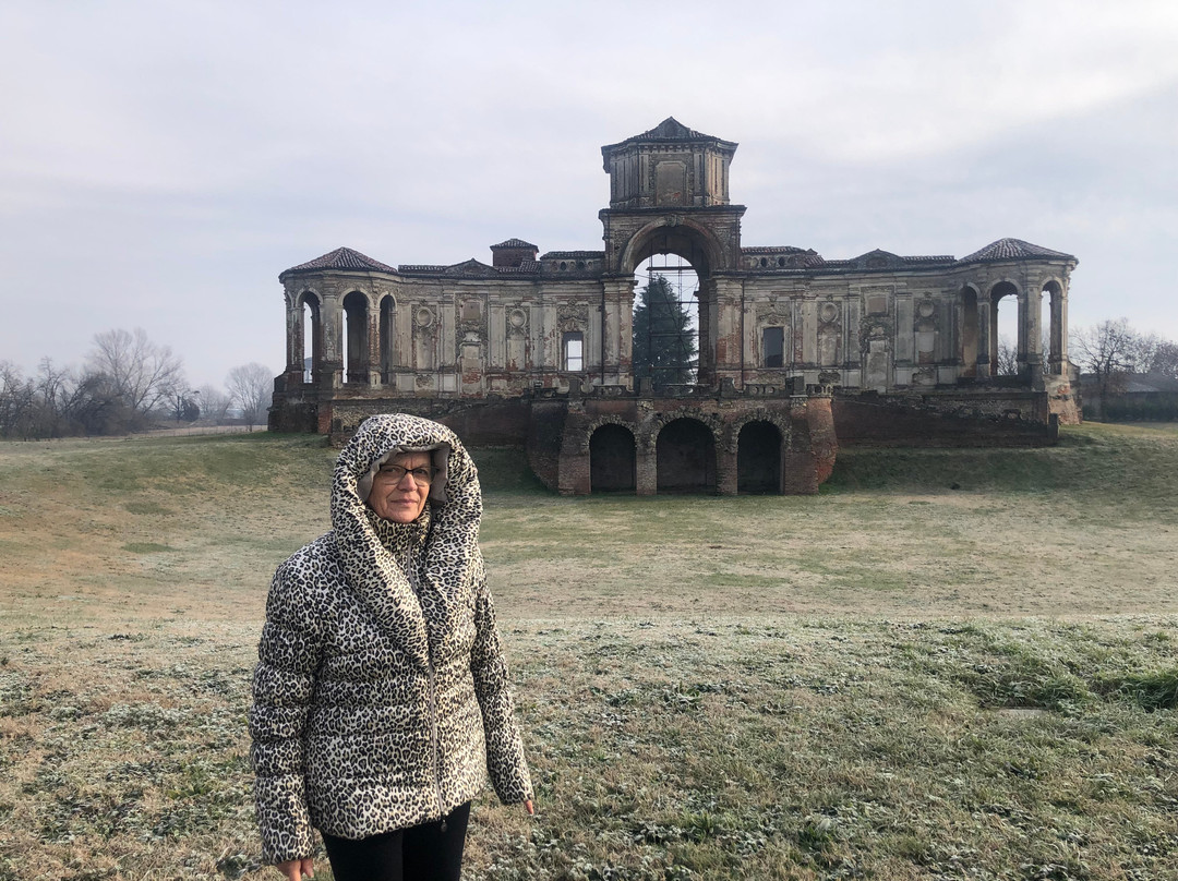 Castello Di Chignolo Po-Chignolo Po必去景点