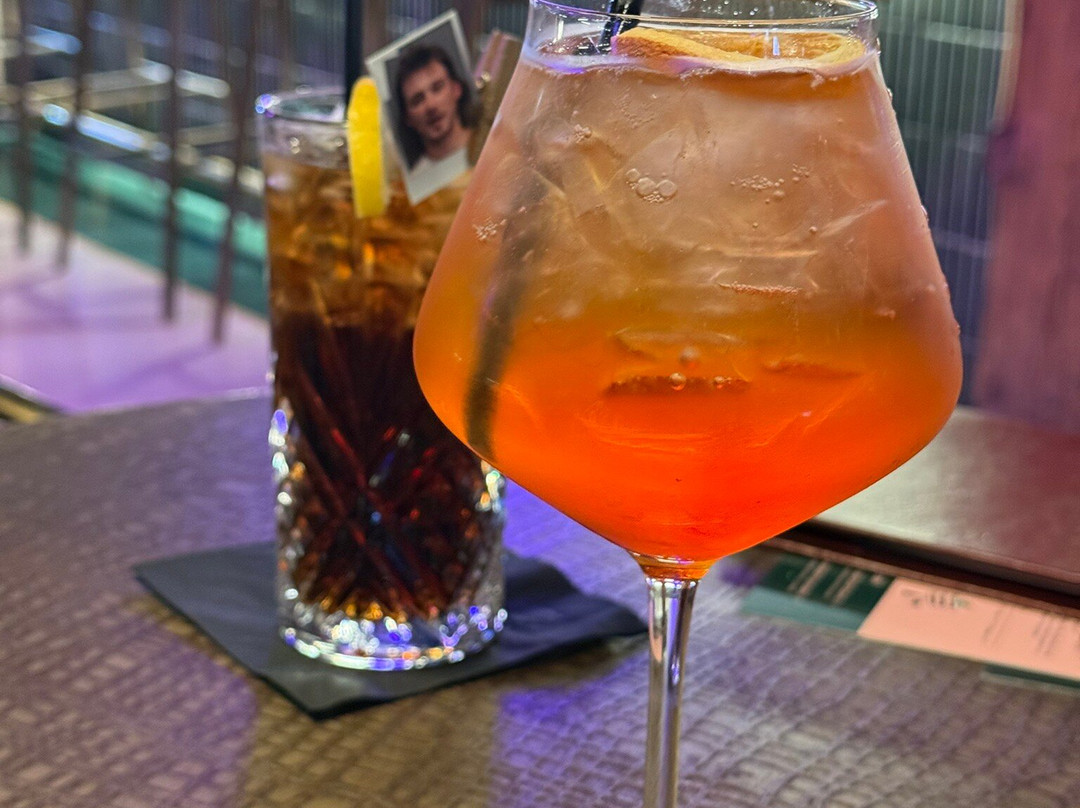 The Country Club主图