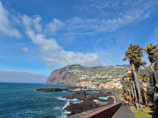The Câmara de Lobos promenade-马德拉群岛必去景点