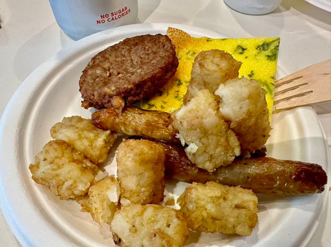 Golden Gate Lounge-密尔布瑞必去景点