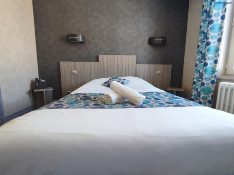 Vaiges酒店住宿-Hotel Restaurant La Croix Verte