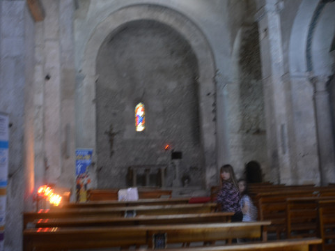 Eglise Notre-Dame Et Saint-Veran-泉水小镇必去景点