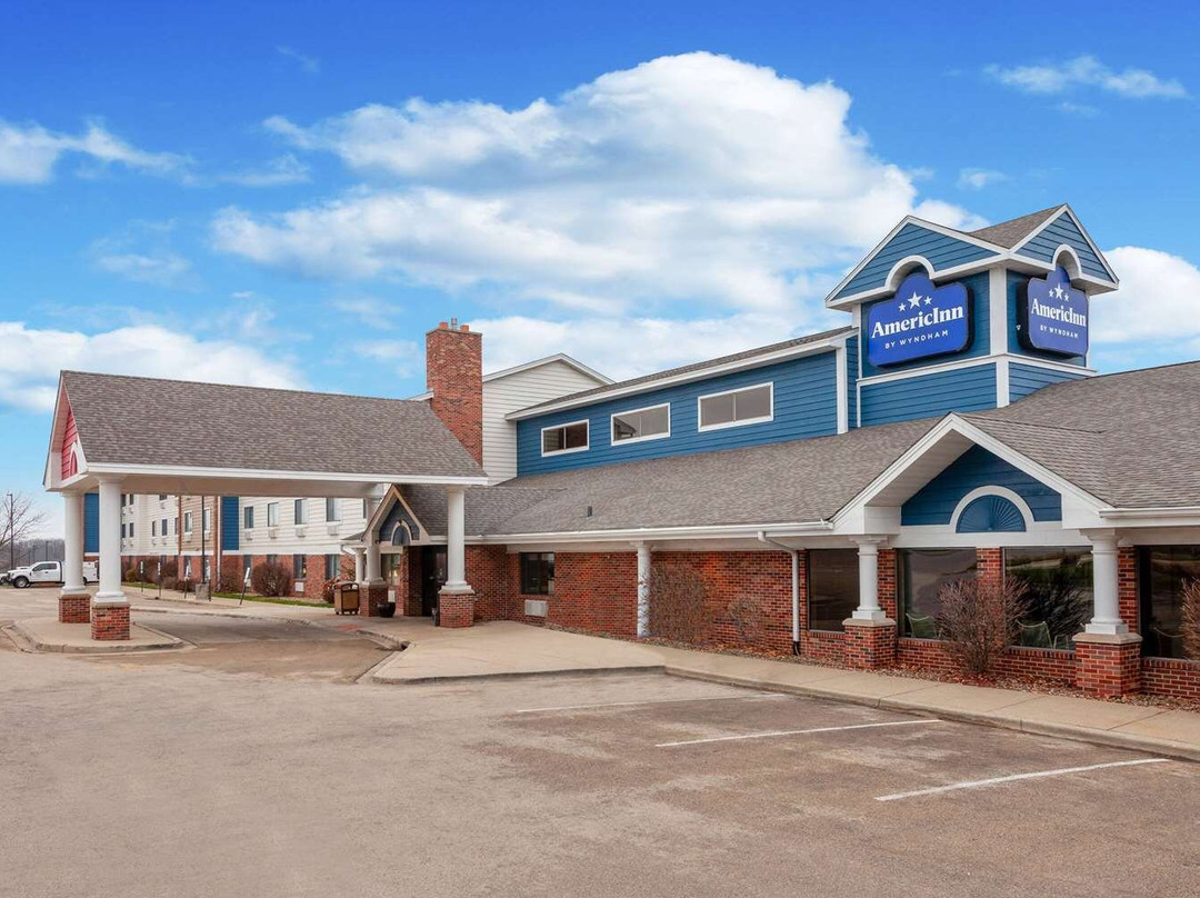 皮奥里亚美吟温德姆酒店主图