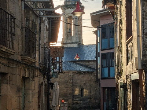 Iglesia de Santa Maria-Cacabelos必去景点