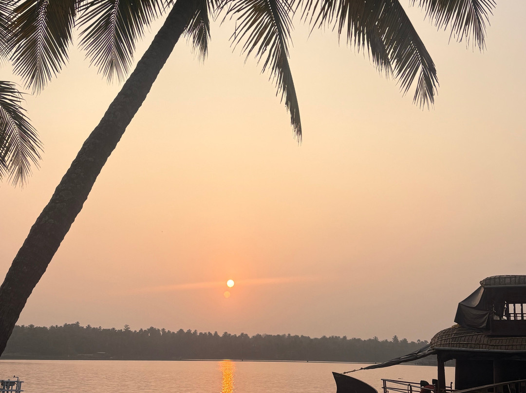 蓝色宁静度假村主图