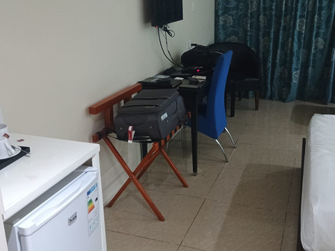 瞪羚国际大酒店主图