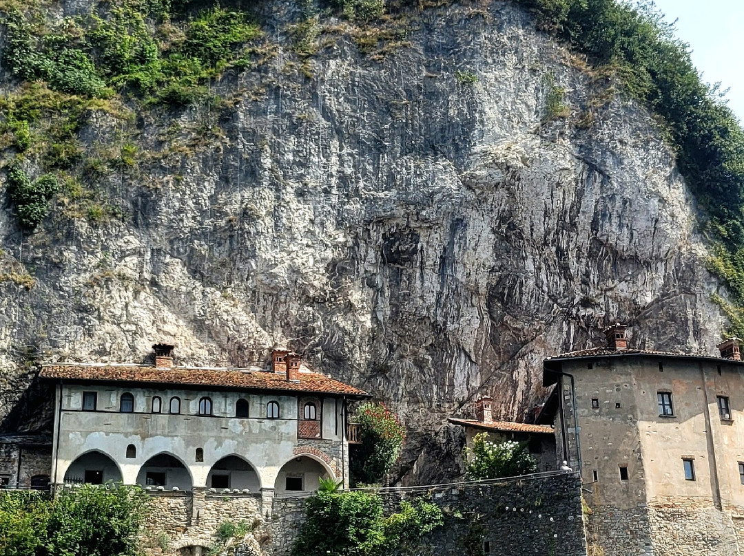 Eremo di Santa Caterina del Sasso-Leggiuno必去景点