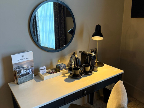 格罗夫纳阿姆斯酒店主图