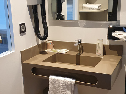 克洛斯塞尔丹酒店主图