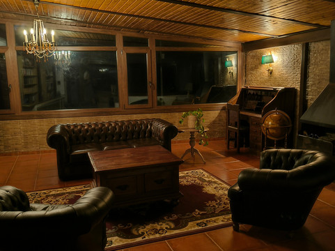 埃尔雷富吉乡村酒店主图