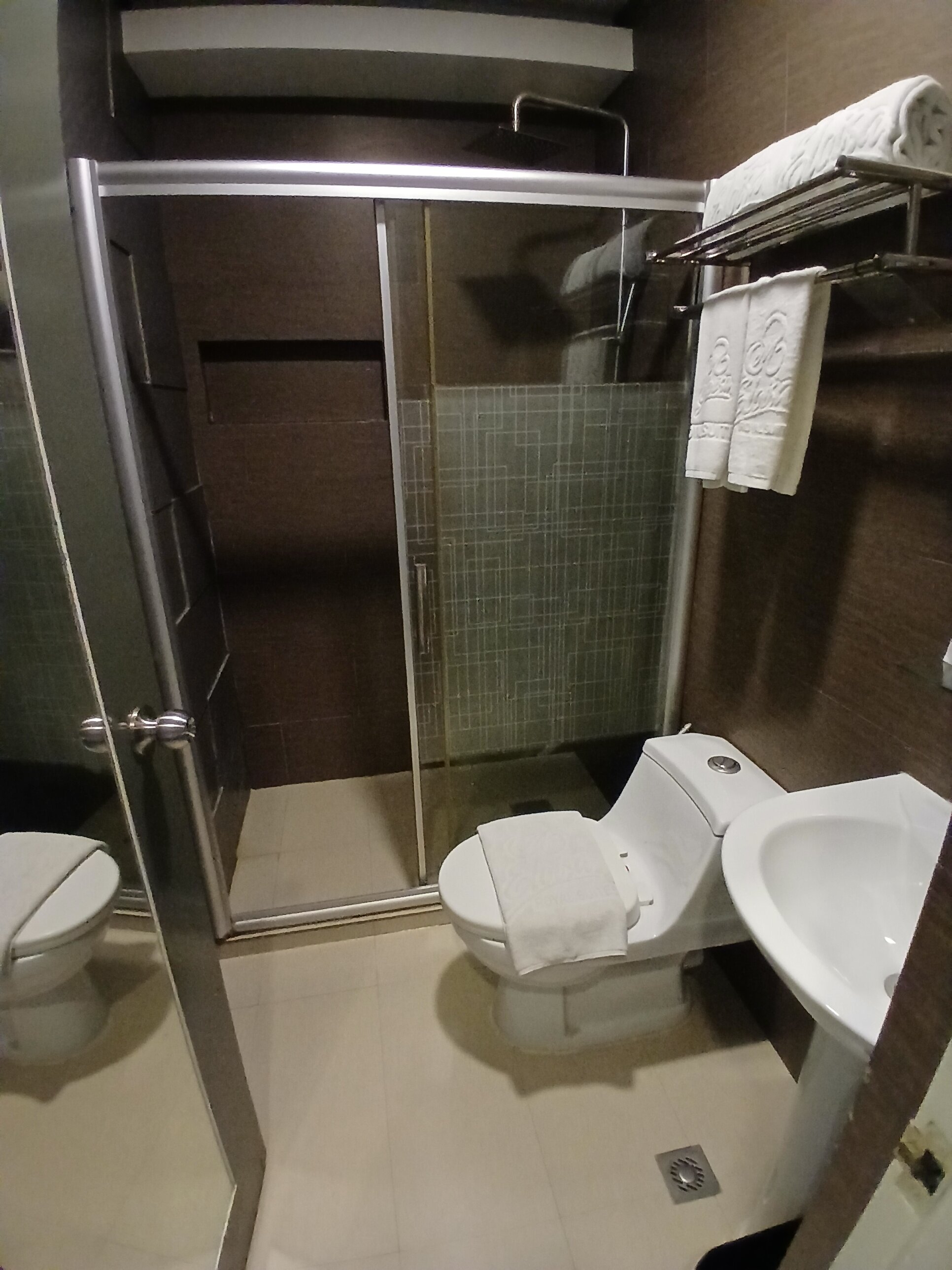 埃洛伊萨皇家套房酒店-浴室