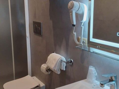 奥罗拉酒店主图