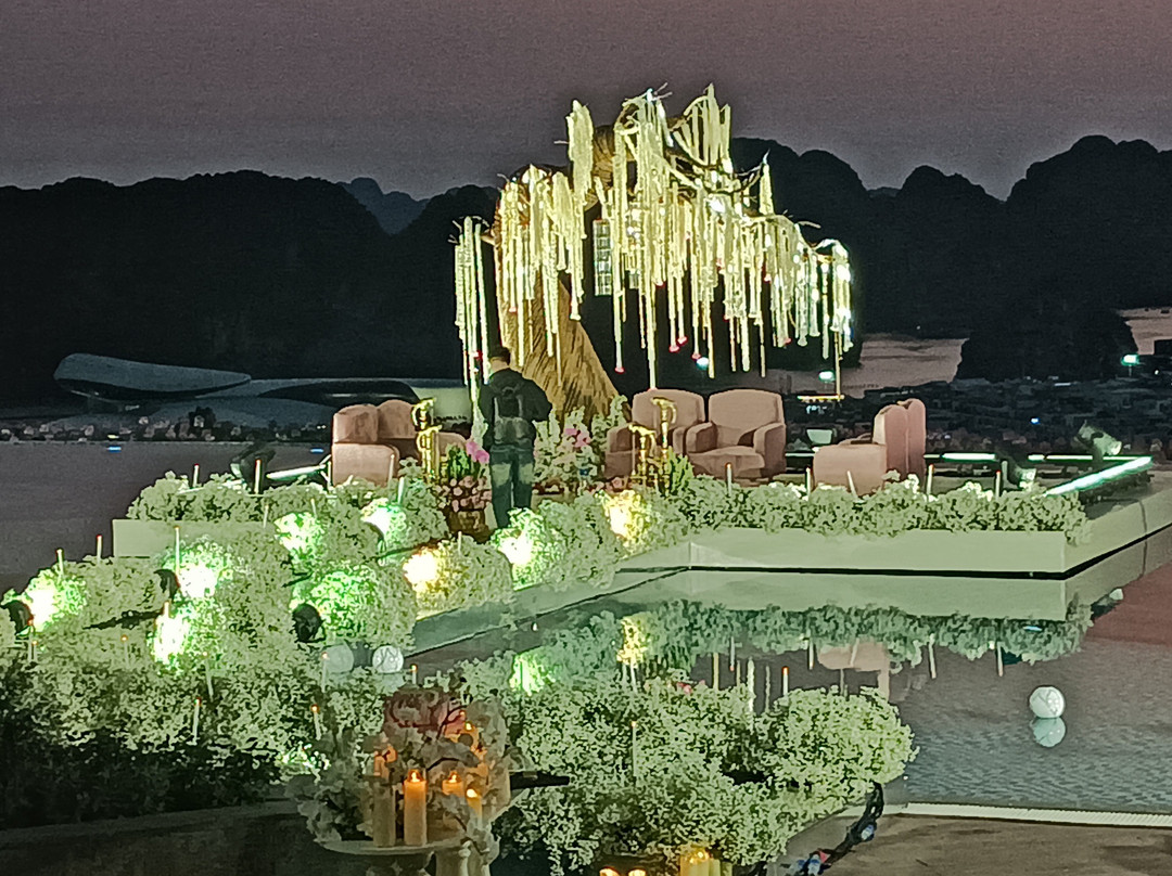 FLC Halong Bay Golf Club & Luxury Resort