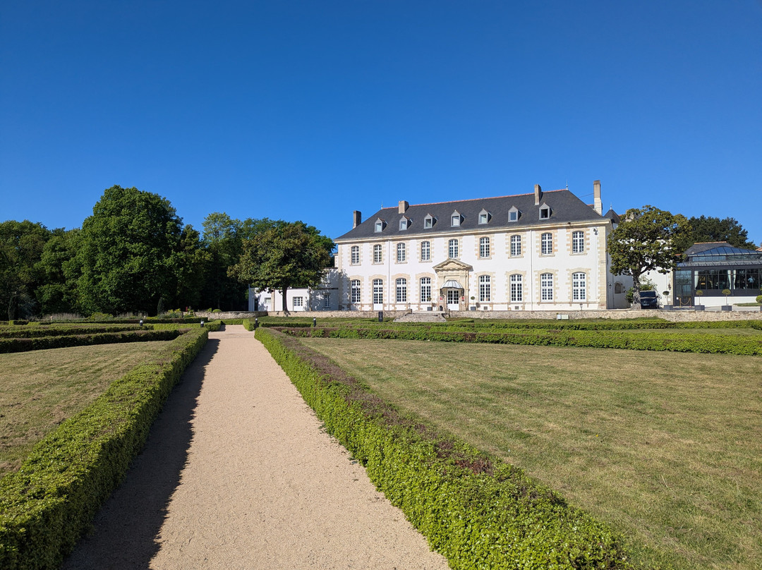 阿巴耶维勒内弗酒店主图