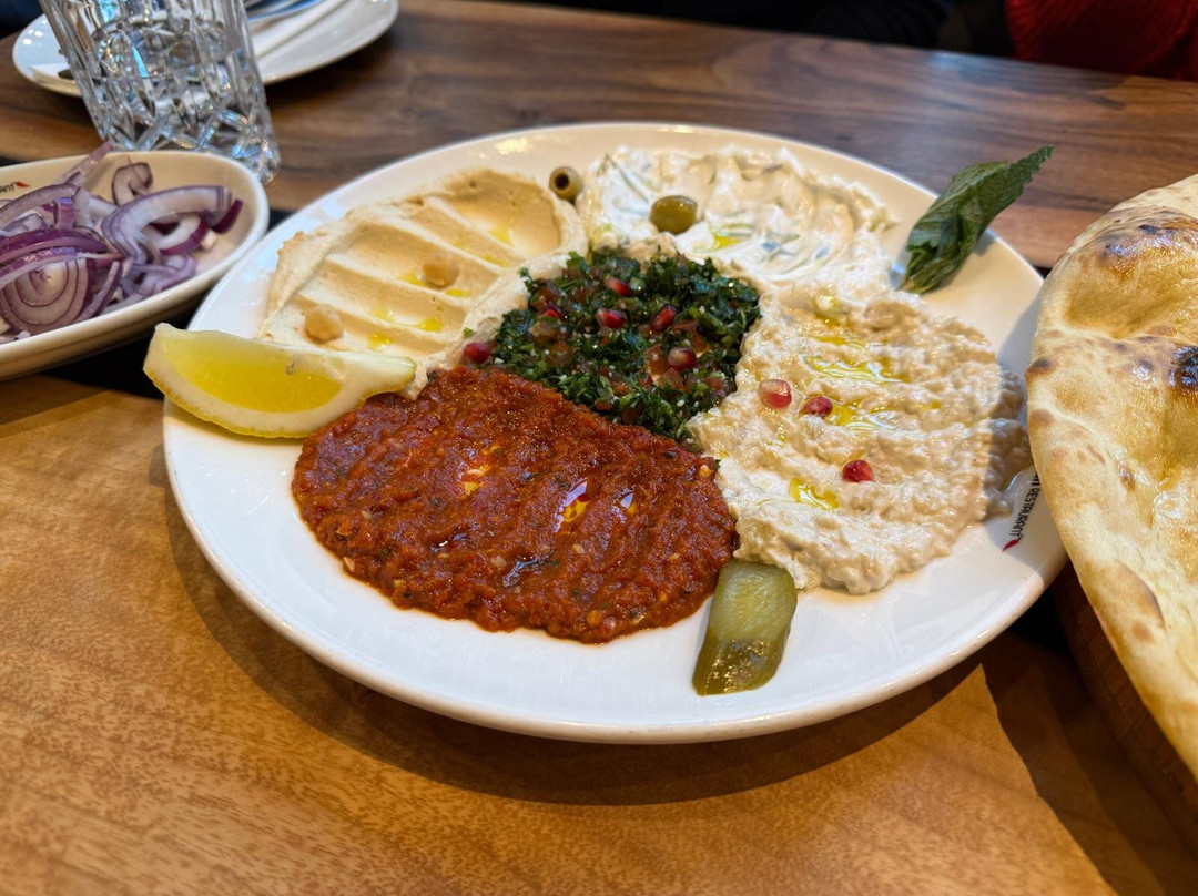 Saman Restaurant主图