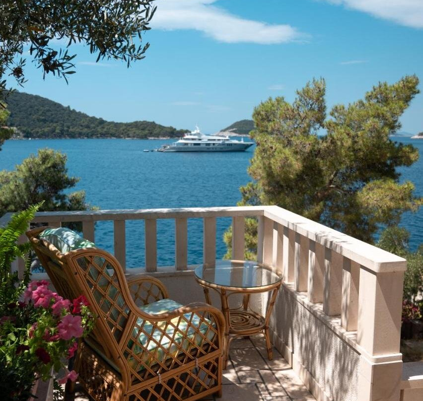Apartments Lastovo Silic