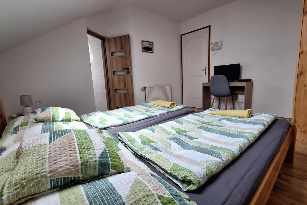 Lila Akac Vendeghaz Esztergom