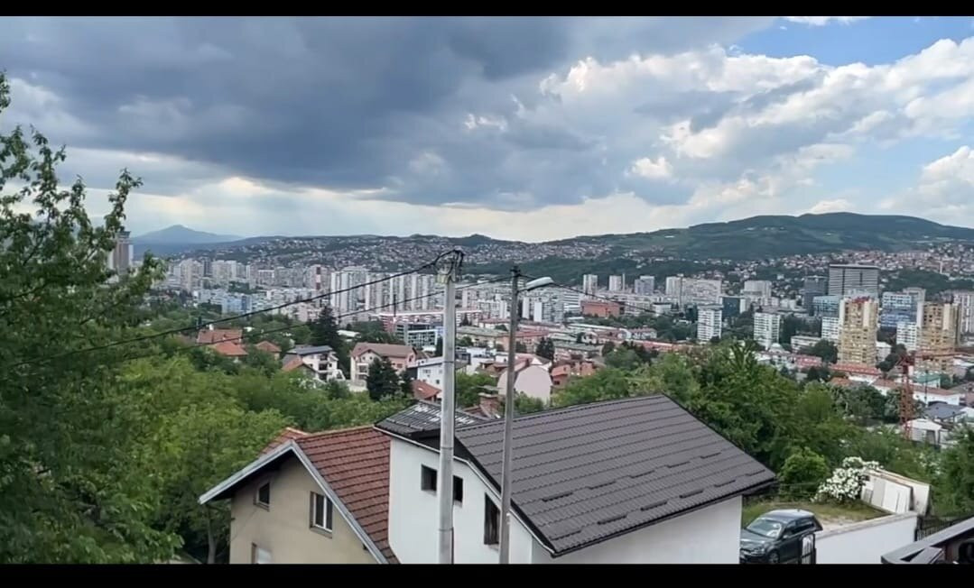 哈尔蒙尼萨拉热窝别墅主图